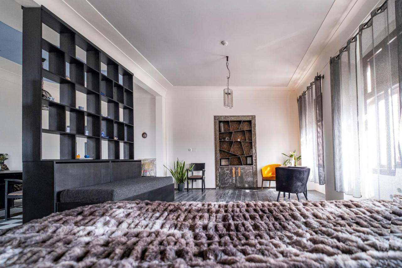 Knize Ferdinand Apartments Mikulov Exteriör bild