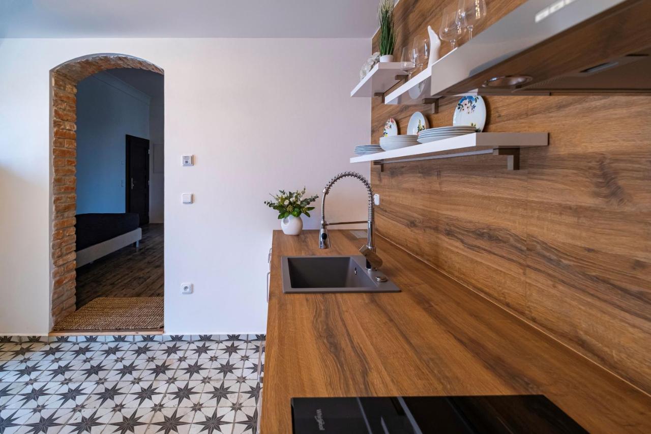 Knize Ferdinand Apartments Mikulov Exteriör bild
