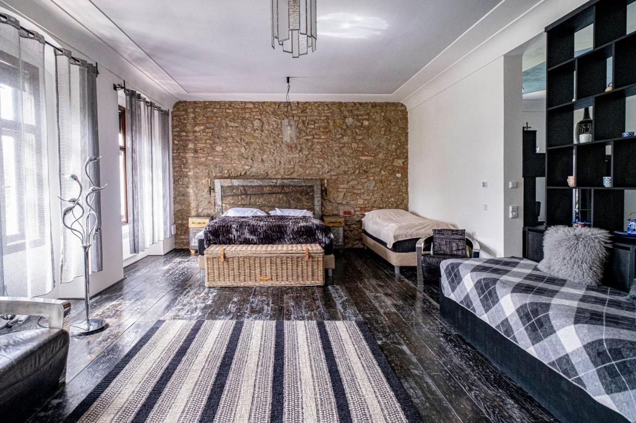 Knize Ferdinand Apartments Mikulov Exteriör bild