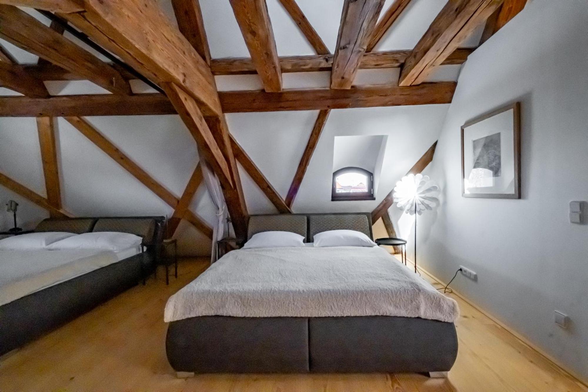 Knize Ferdinand Apartments Mikulov Exteriör bild